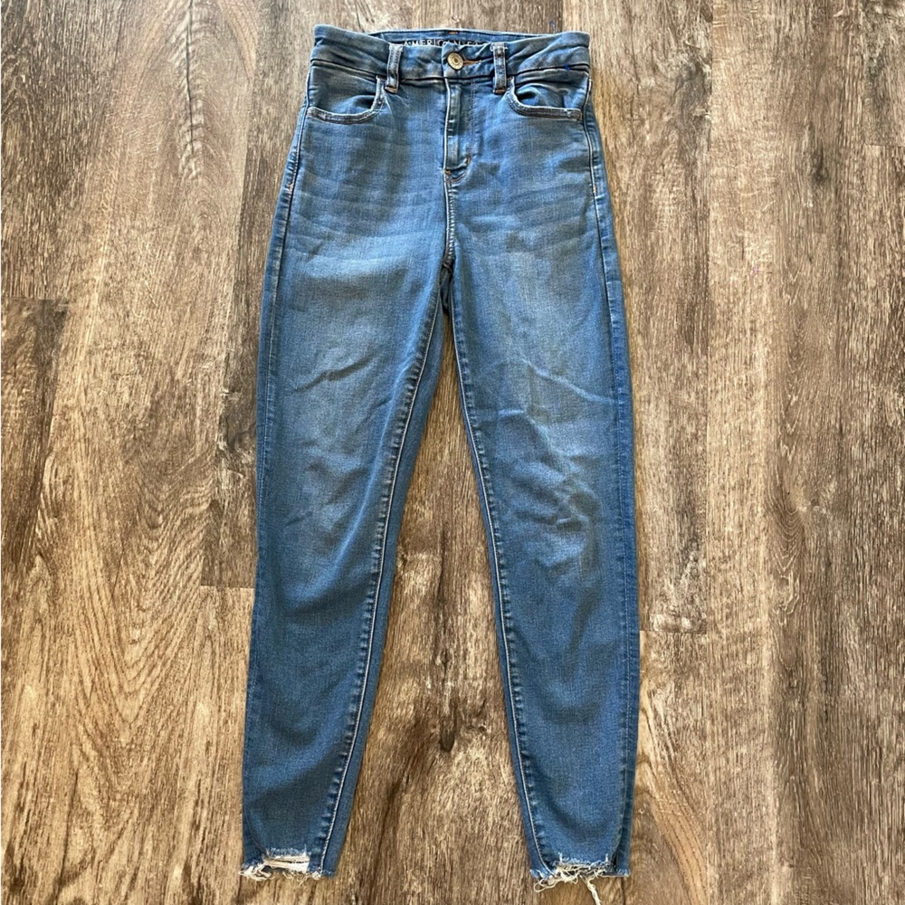 American Eagle Medium Wash Next Level Stretch with Raw Edge Hem Jeans, 2 Short